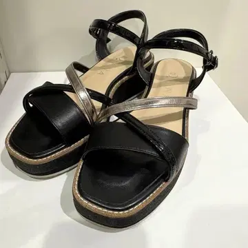 검은색 샌들 다이애나