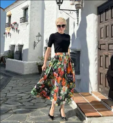 JENNE 빈티지풍 플라워 플레어 스커트
