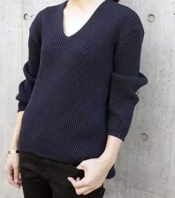 Deuxieme Classe MALU 아제 V 풀오버