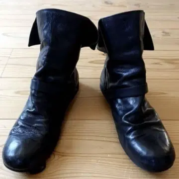 새상품급 중고 SISTERE 드레이프 가죽 부츠 27cm 비브람 밑창
