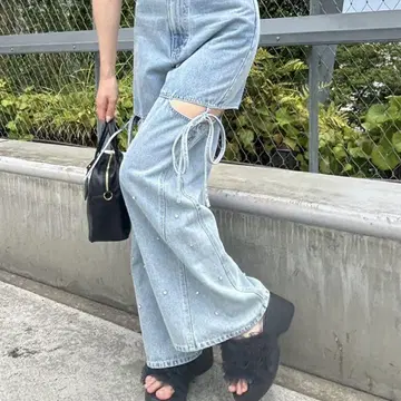 MAJESTIC LEGON 사이드 슬릿 비쥬 데님 팬츠
