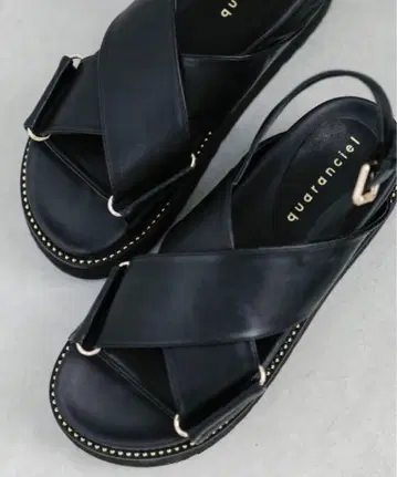 quaranciel: 플랫폼 크로스 스터드 샌들 ₩9,900