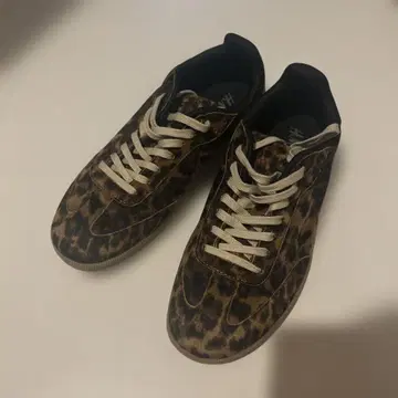 H&M 레오파드 스니커즈