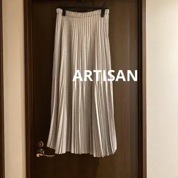 ARTISAN 플리츠 스커트