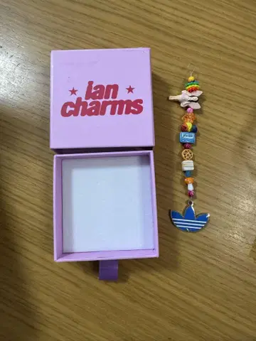 Ian Charms 아디다스 참