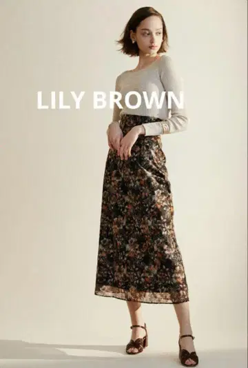 LILYBROWN 릴리 브라운 블러드 꽃무늬 자수 스커트
