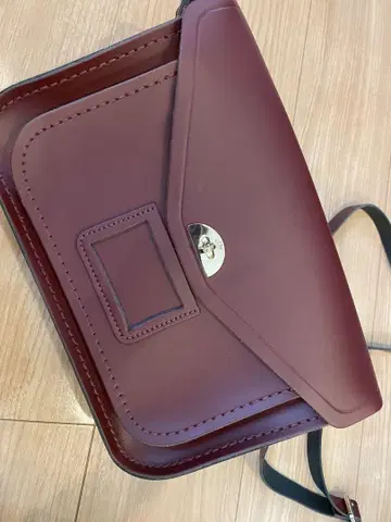 Satchel 가죽 플랩 숄더백