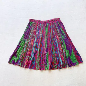 Designed pattern pleated skirt