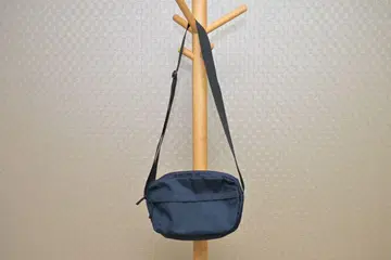 네이비 나일론 숄더백