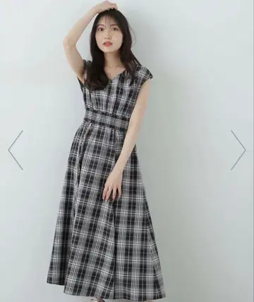 [새상품급] 허리 셔링 V넥 원피스 M 사이즈