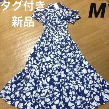 꽃무늬 프릴이 달린 맥시 원피스 새상품. M.