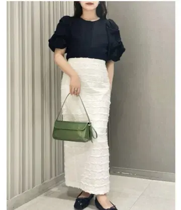 화이트 타이트 스커트 프레이 아이디