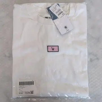 BTS 티셔츠