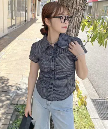 abys 크롭 체크 셔츠 반팔 블랙