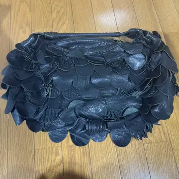 프릴 가죽 백 블랙