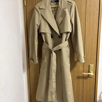 ZARA 베이지 트렌치코트 허리 벨트 포함