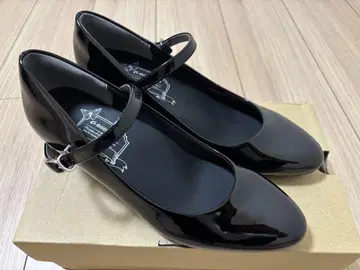 문스타 SUGATA 에나멜 펌프스 블랙 미사용 박스형 23.5cm