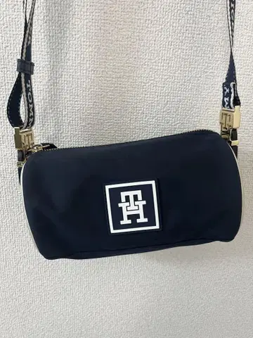 타미힐피거 숄더 백