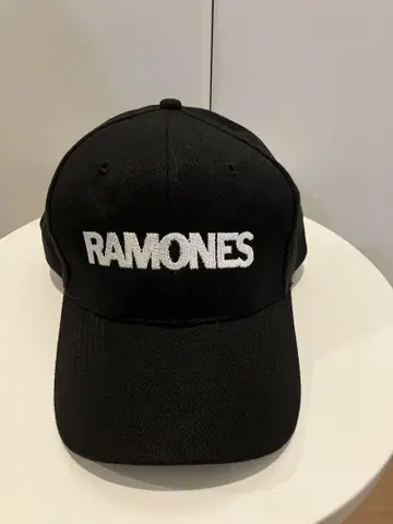 RAMONES 캡