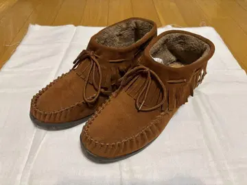 브라운 스웨이드 프린지 어그 부츠