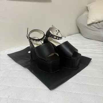 evelyn 통굽 비쥬 샌들