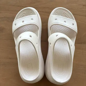 Crocs 핑크 초 통굽 샌들