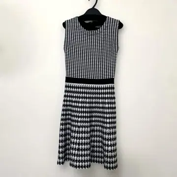 에밀리아 위즈 슬리브리스 원피스 S 사이즈