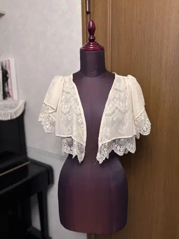 아이보리 레이스 숄 가디건