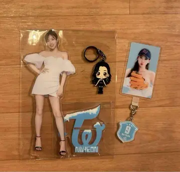 TWICE 나연 아크릴 스탠드 폰 탭 키링