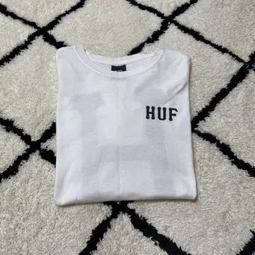 HUF 화이트 티셔츠