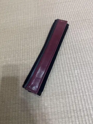 프라이탁 F103 SHOULD PAD 블랙 와인 레드