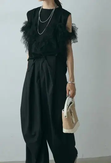 미사용 새상품 천축 튤 도킹 티셔츠 블랙 ESICA