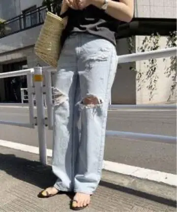 어퍼 하이츠 THE HIM 데미지 스트레이트 데님