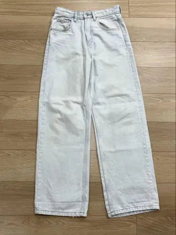 ZARA 워시 가공 라이트 블루 데미지 데님