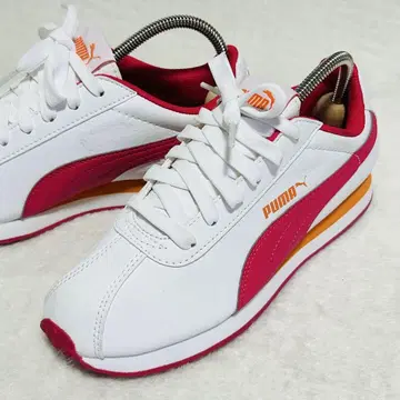 새상품급 PUMA 화이트/핑크 스니커즈 22.5cm 작은 사이즈 푸마