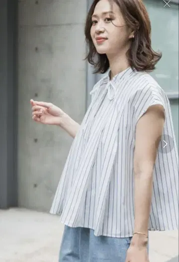 스트라이프 리본 플레어 프렌치 블라우스
