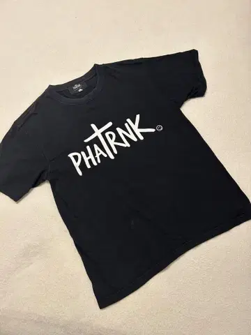 PHATRNK 로고 티셔츠 블랙