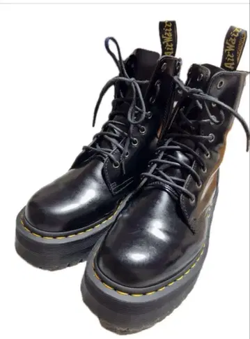 새상품급/Dr.Martens 닥터마틴 JADON 통굽 밑창/8홀 UK6