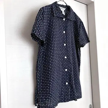 새상품급 맥피 미니 꽃무늬 셔츠 네이비 반팔 투모로우랜드