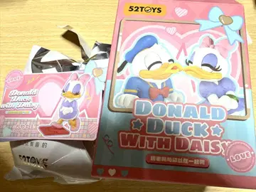 52TOYS 데이지 덕 피규어