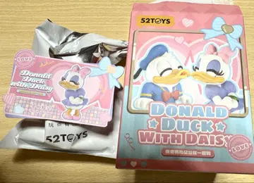 52TOYS 데이지 덕 피규어