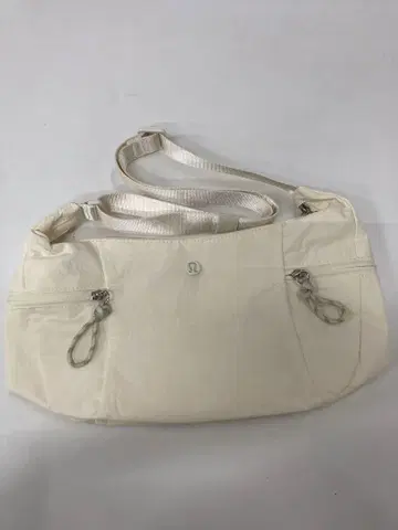 Lululemon 6L 숄더백 화이트