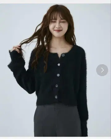 MIEL CRISHUNANT 푹신푹신 샤기 크루넥 가디건