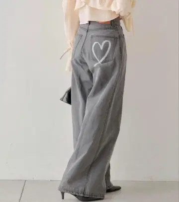 치코 하트 프린트 박스 와이드 데님 팬츠 (사이즈 1)