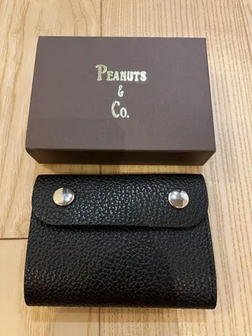 피넛 컴퍼니 MIDDLE TRACKER WALLET 새상품급 블랙