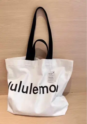 lululemon 화이트 토트백