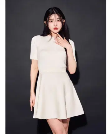 DD 로고 플레어 니트 미니 원피스