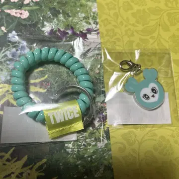 TWICE 코일 키링 참