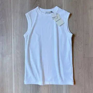 [새상품] 매디슨 블루 CREW NECK SLEEVELESS TEE 01