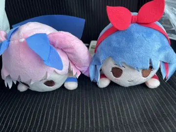 오메가 시스터즈 누워 있는 봉제 인형 2종 세트